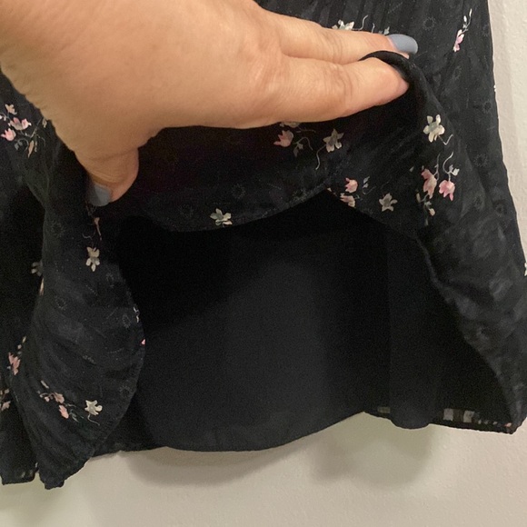 Banana Republic silk floral top - Picture 5 of 6